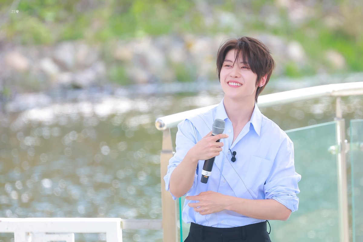 ZE_ROSEOKRYU tweet media