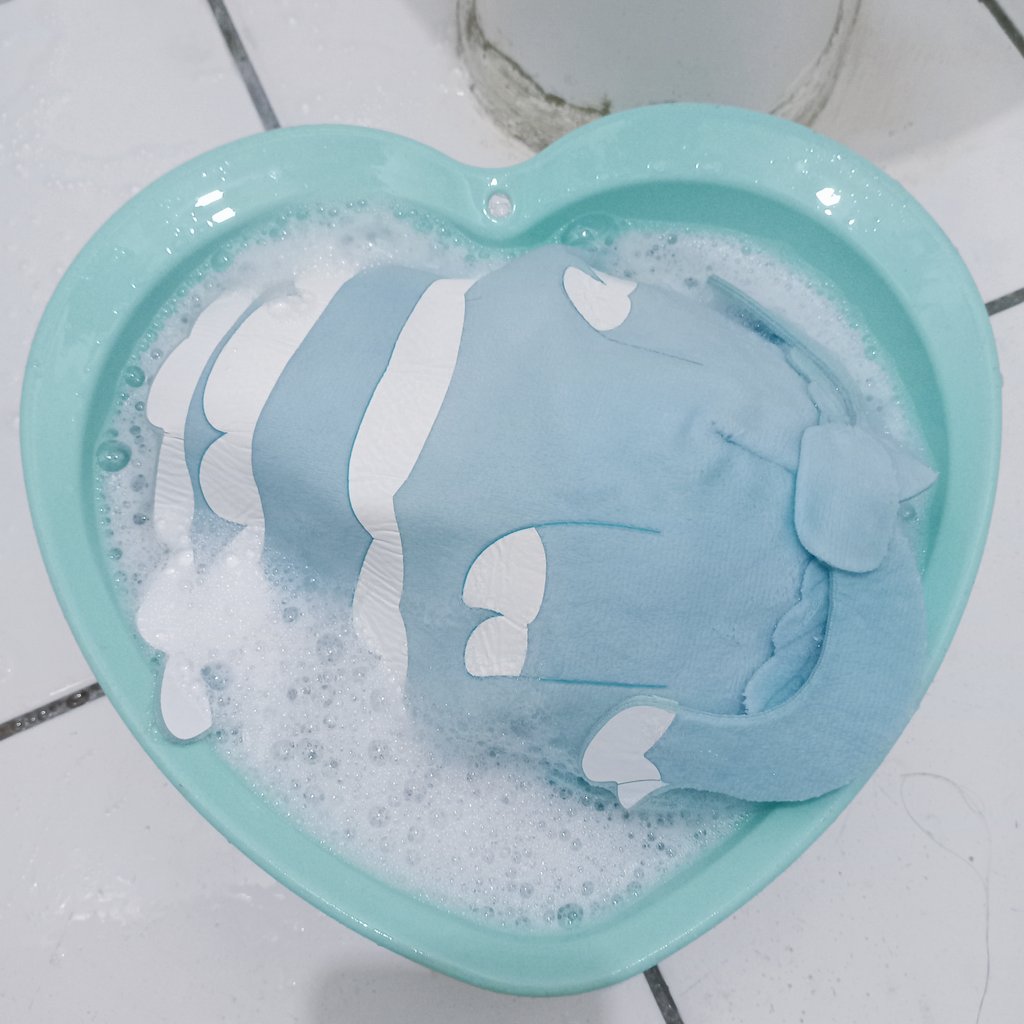 ZininiPH's tweet image. Mandi mandiiiii
(I think she's drowning :3 )