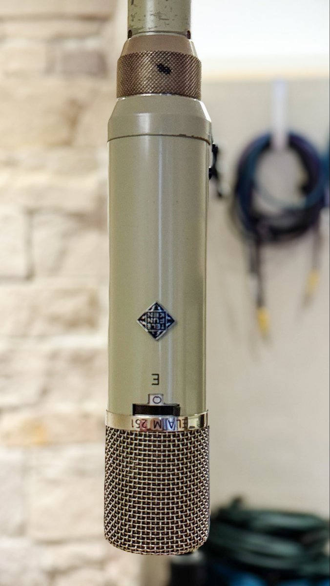 ivanlinco's tweet photo. レコーディング🎙️
#telefunken
#elam251e
#vintage https://t.co/V1O4TCh13J