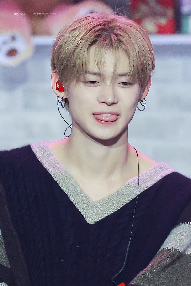 kitty mew tweet media