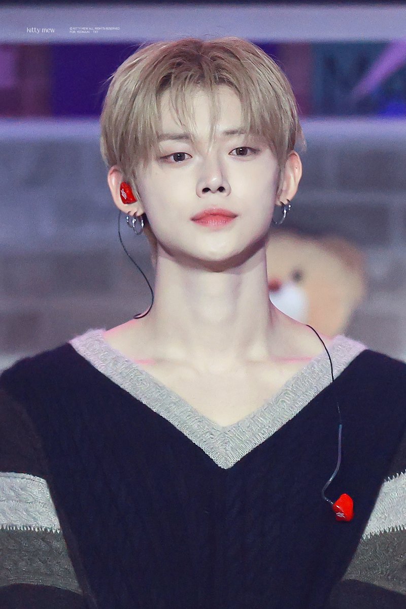 kitty mew tweet media