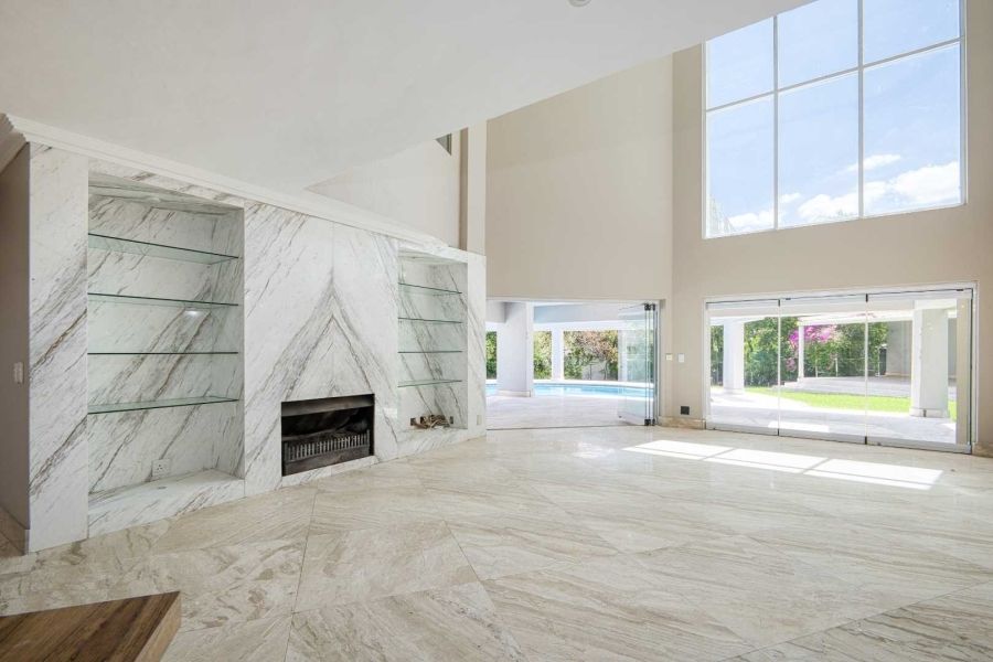 propcentralsa's tweet image. Who’s ready to make memories in this spectacular Fourways Gardens home? View it now at buff.ly/2IrErob listed for R10,995,000
5 Bedrooms| 5.5 Bathrooms| 4 Garages| Pool
Follow #PropertyCentral for #EXTREME property
#DreamHome #FamilyVibes #ModernDesign