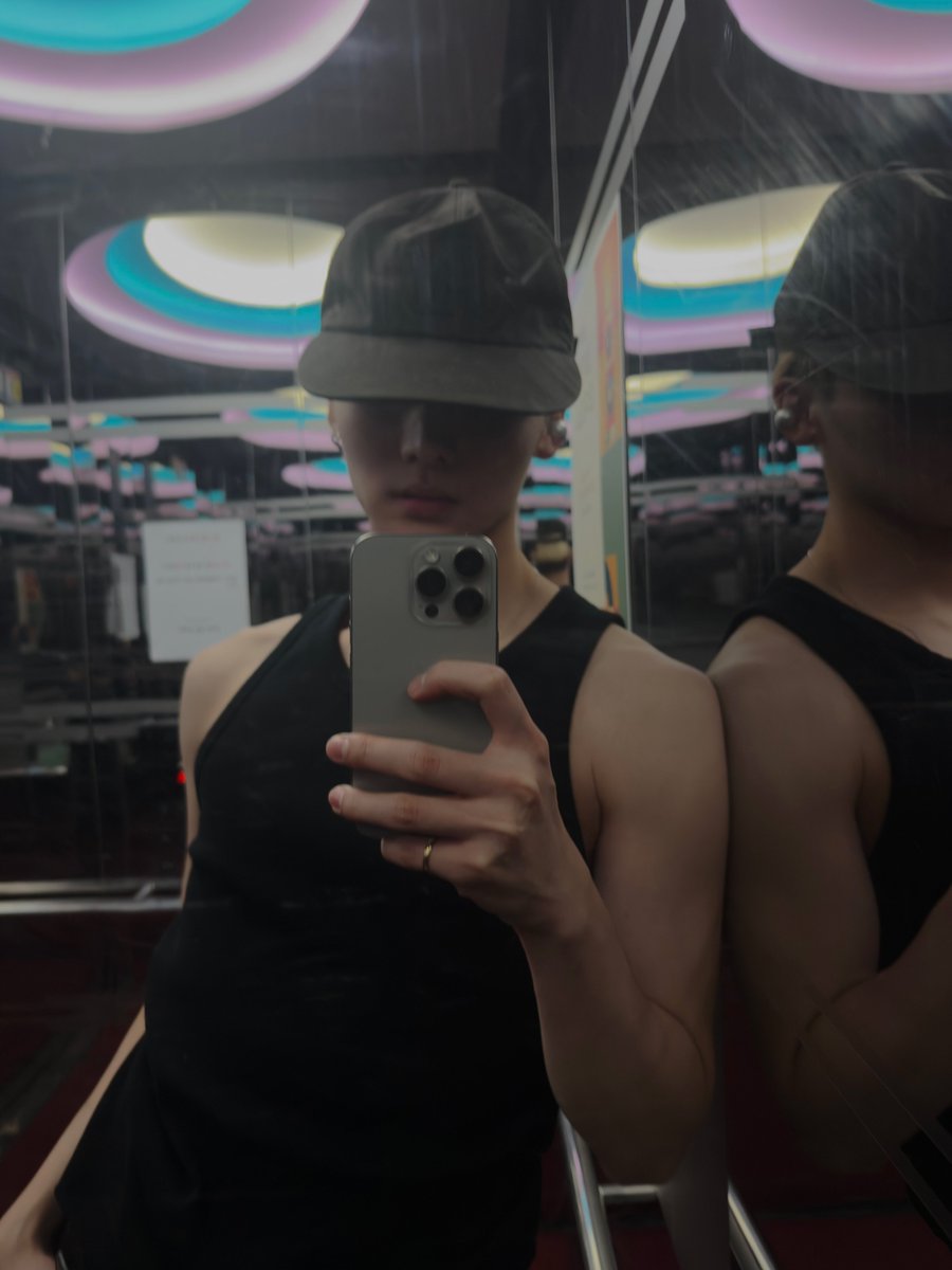 𝒽𝓈 ♥︎ tweet media