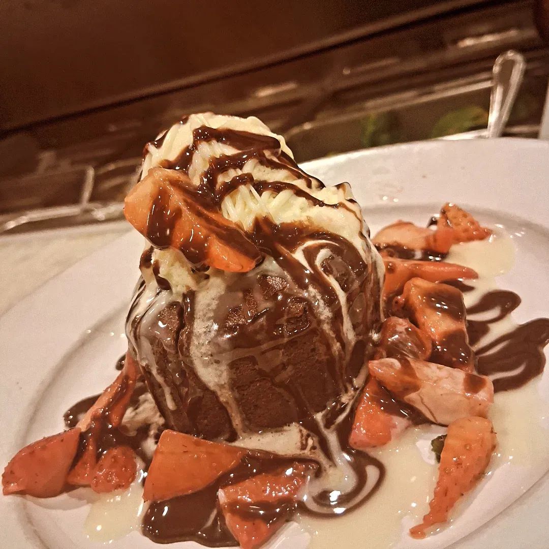 rcmastermind's tweet photo. Bussing down Lava Cake 💯💯🎊🎉🔥🥴👨🏾‍🍳 https://t.co/EYT5XxPTNx