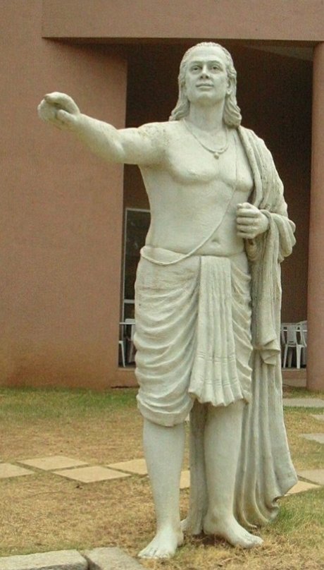 AshishRamini's tweet image. Today we celebrate the great Indian mathematician and astronomer Aryabhatta(born 476 CE in Kusumapura,modern-day Bihar).

Thread 🧵 

#Aryabhatta #Astronomer #Mathematician