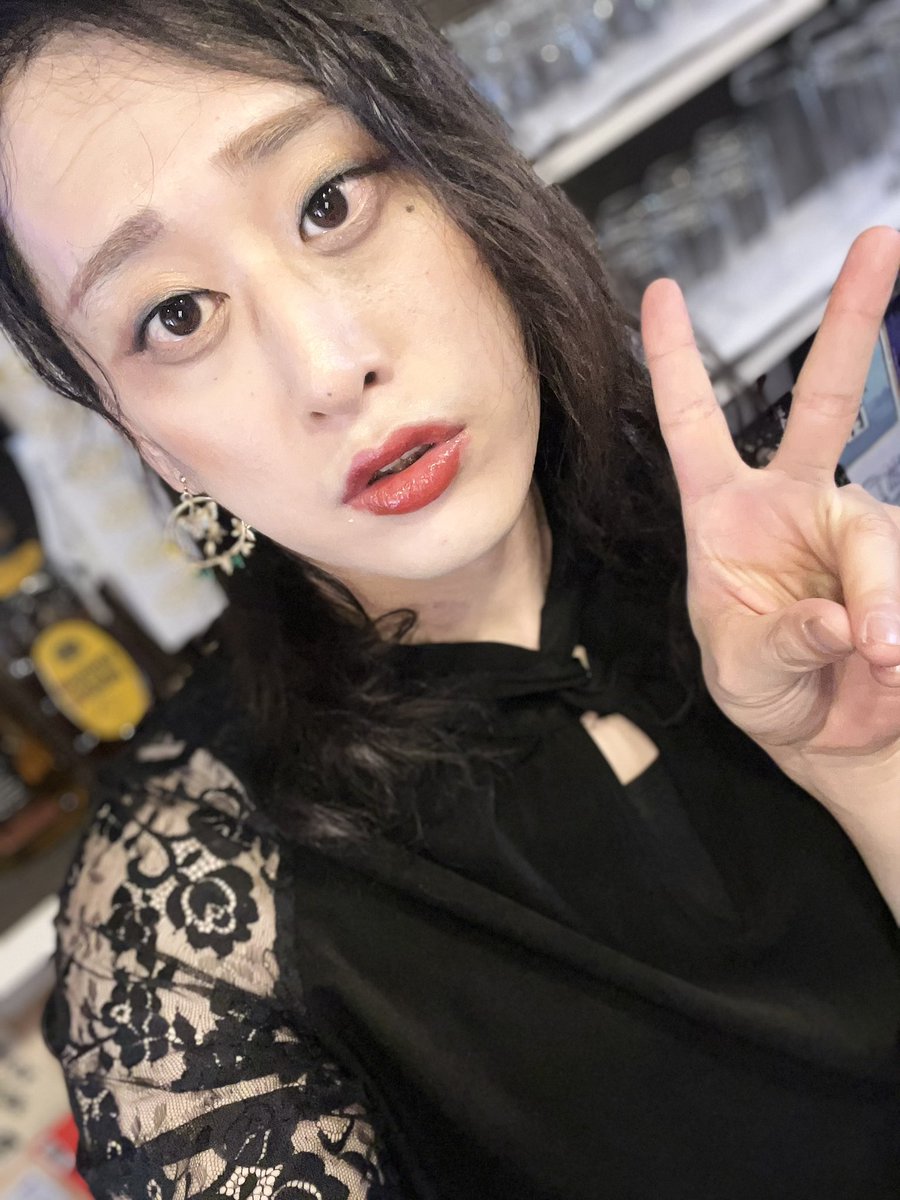 女装松租界 tweet media