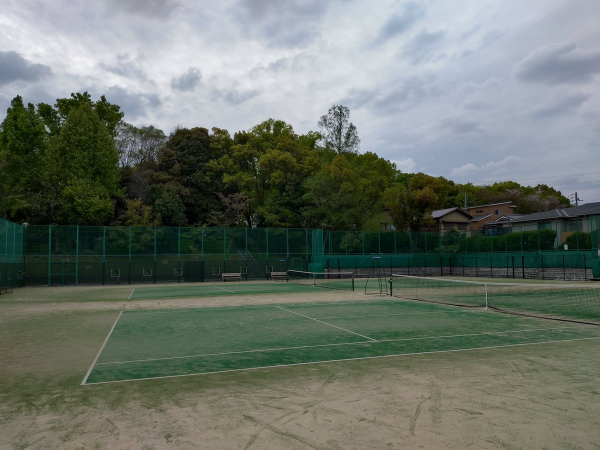 今日は暑い中10人来てくれて感謝😆✨
2面でダブルスプチトーナメント☺️
試合のあとでコンディションいいけど負ける🤣