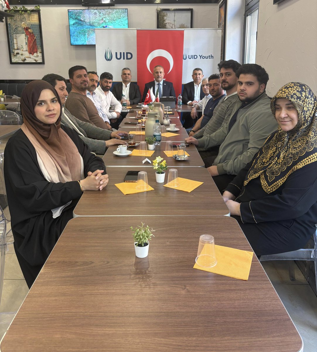 saganak_mehmet's tweet image. 📍Milano 

İtalya Bölge Teşkilatımızla Milano’da bir araya gelerek, yürütülen faaliyetler ve gelecek vizyonumuz üzerine kapsamlı istişarelerde bulunduk.

Nazik ev sahipliğiyle bizleri ağırlayan Bölge Başkanımız Sayın Derviş Bozyel’e şükranlarımı sunarım.

#UID #İtalya #Milano