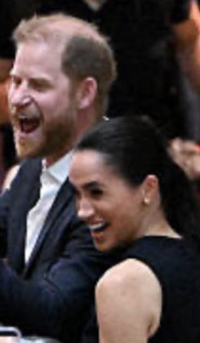 Miss Prissy Royal tweet media