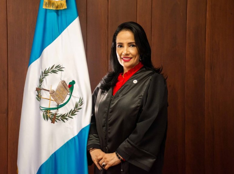 Arleny1581's tweet photo. Adiós popo
doctora sin tésis Leyla Lemus. https://t.co/a0mPMgVFh3