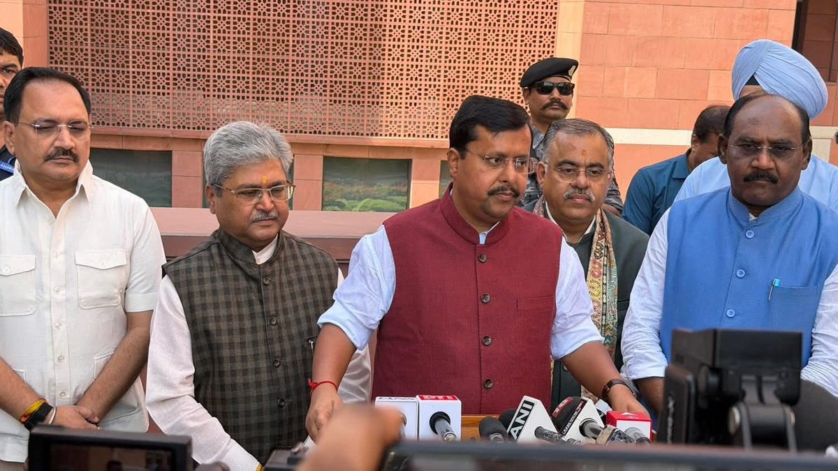KailashSankla's tweet photo. आज भाजपा मुख्यालय, नई दिल्ली में भारत रत्न, संविधान निर्माता बाबा साहब डॉ. भीमराव अंबेडकर जी की जयंती के अवसर पर राष्ट्रीय अध्यक्ष आदरणीय श्री नितिन नबीन जी ने पुष्पांजलि अर्पित कर उन्हें श्रद्धांजलि दी।
#AmbedkarJayantiBJP https://t.co/r33Li73l8a