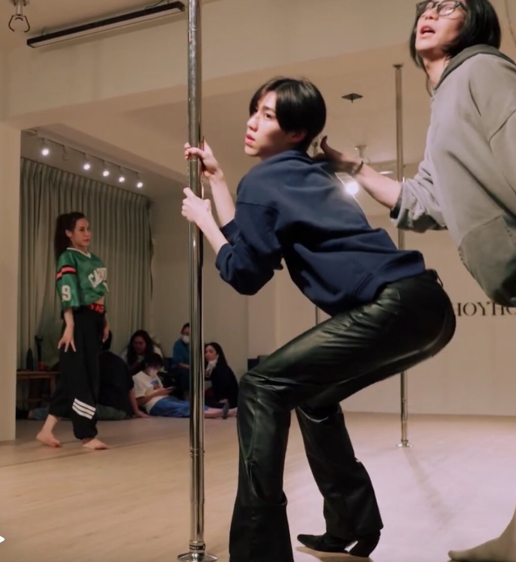 𝐝𝐞𝐟𝐢𝐧𝐢𝐭𝐞𝐝𝐨𝐢𝐧𝐤 tweet media