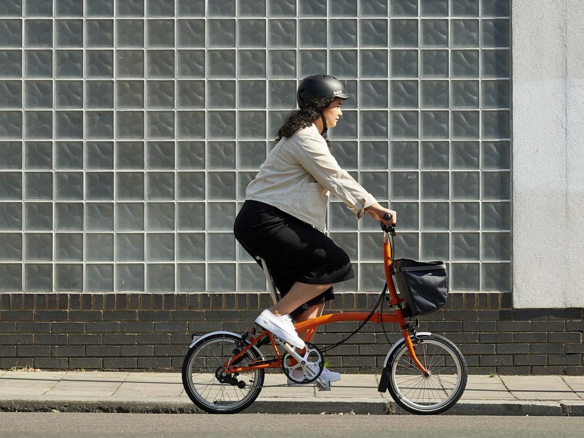 lb_daikanyama's tweet image. 折りたたみ自転車＝疲れそう、と思われがちですが街中だとむしろ快適です。
まずは短い距離を走るだけでも、印象が変わりますよ。
#折りたたみ自転車 #brompton #mybrompton #tyrell