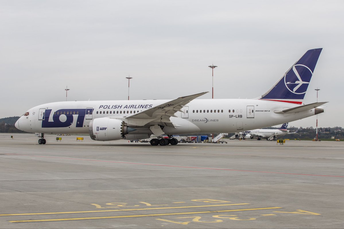 KrakowAirport's tweet image. Dzień dobry w #KrakowAirport✈️
Wczorajszy zlot Dreamlinerów zrobił ogromne wrażenie! 🔥
Wielkie podziękowania dla Asi Patej i Grzegorza Nowaka za zdjęcia 📸👏 #spotting l #aviationphotography