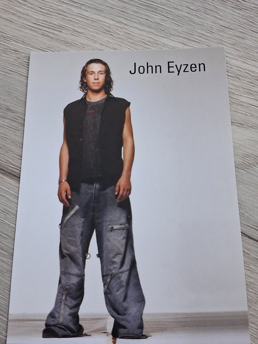 BisDomi's tweet photo. Bon 2 fois 20 John ^^ https://t.co/nVRFWsbvVe