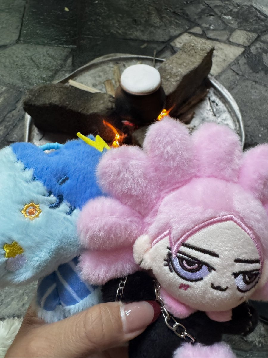 hanimel0's tweet image. Wishing all my Sri Lankan babies a happy New Year! 🌞🇱🇰
May this year bring you love, happiness, and endless blessings ✨