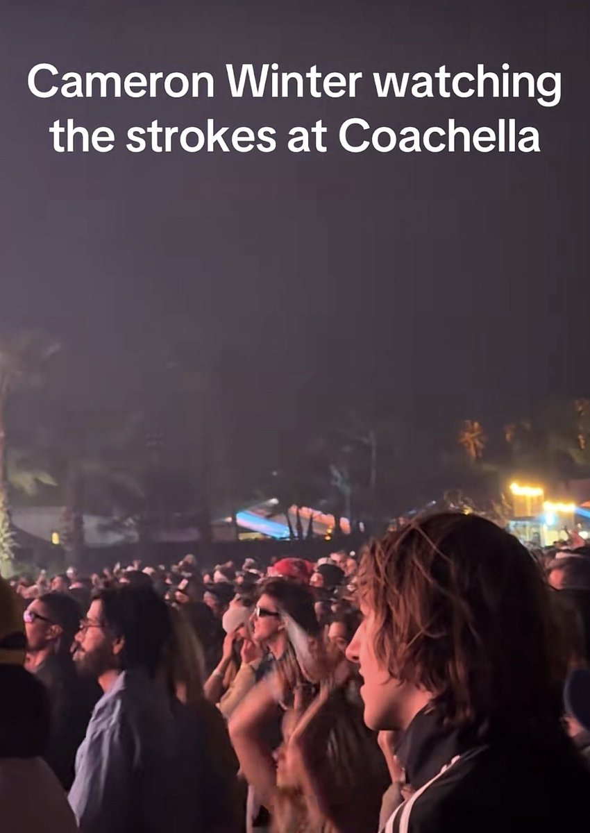elijahlujon's tweet photo. jesus watching god at coachella https://t.co/7uiRQsRvcO