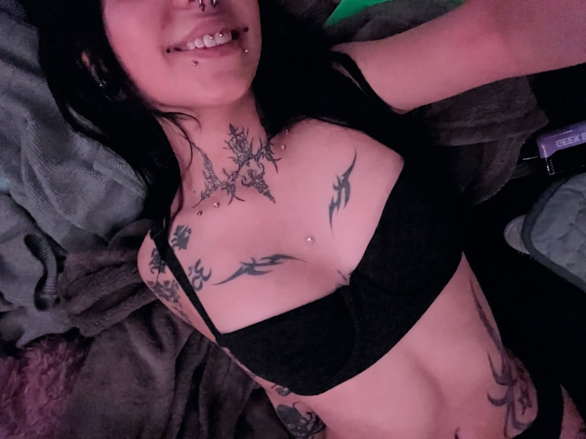 eatmyfleshoff tweet media