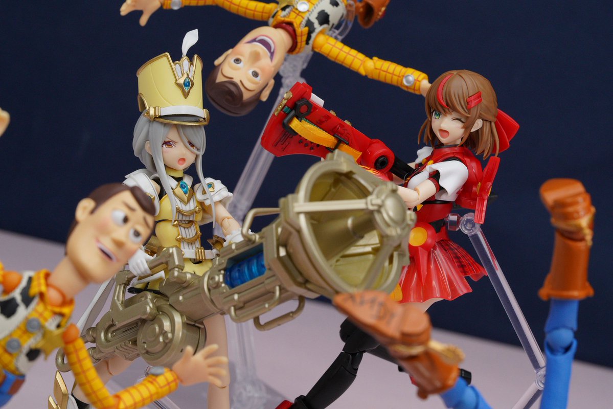 발키리튠 PLAMATEA 아이리스 브루크너, 리사 캐스터