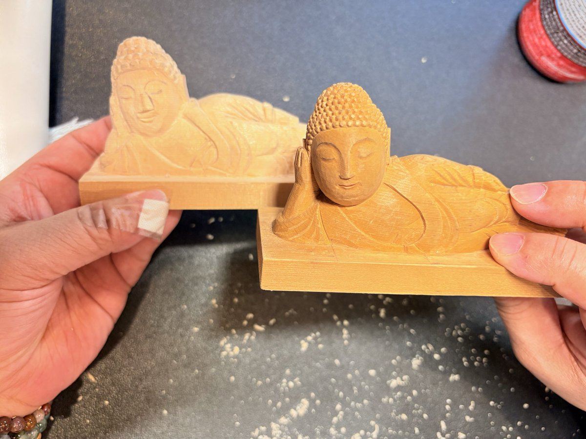 B2B2BU's tweet photo. 本堂にて仏師・三浦耀山先生による
「一日仏像彫刻教室（2回目以降の方対象）」を開催しました。

今回は誕生仏や涅槃像など、それぞれの歩みに応じた仏さまの彫刻に取り組まれました。

静かな本堂で仏さまと向き合う一日となりました。
ご参加あり��とうございました🙏 https://t.co/LsZSh2u3cp
