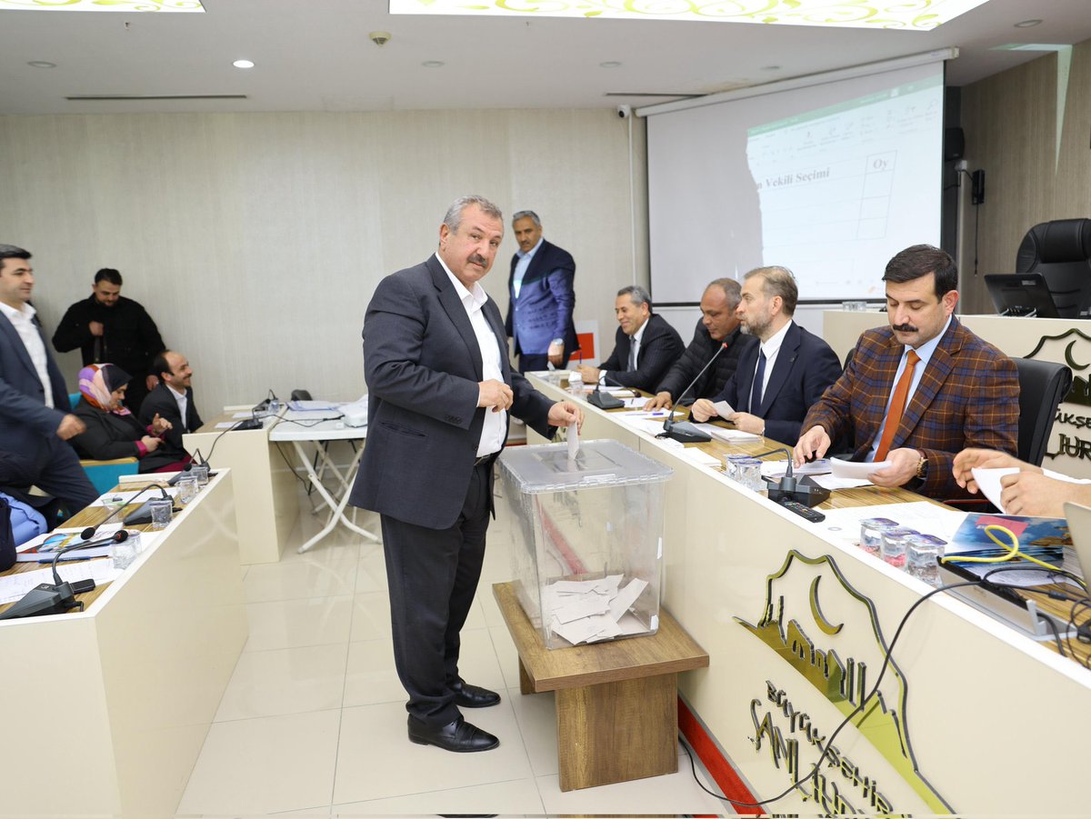 Şanlıurfa Büyükşehir Belediye Meclisi’nde Meclis Başkan Vekilliği görevine seçilen AK Parti Meclis Üyemiz Sayın Hasan Suyun’u tebrik ediyor, yeni görevinde başarılar diliyorum.

<a href="/hasan_suyu44951/">Hasan Suyun</a> <a href="/HasanSuyun/">Av. Hasan Suyun</a>