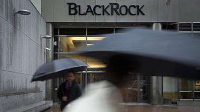 classcnbc's tweet image. Mps, -1 all'assemblea: #BlackRock, terzo azionista di Montepaschi con oltre il 5% del capitale, si sarebbe schierato a sorpresa a favore della lista di Tortora che candida alla guida della banca il Ceo uscente Luigi Lovaglio. Questa lista potrebbe partire dal 12%. Benetton