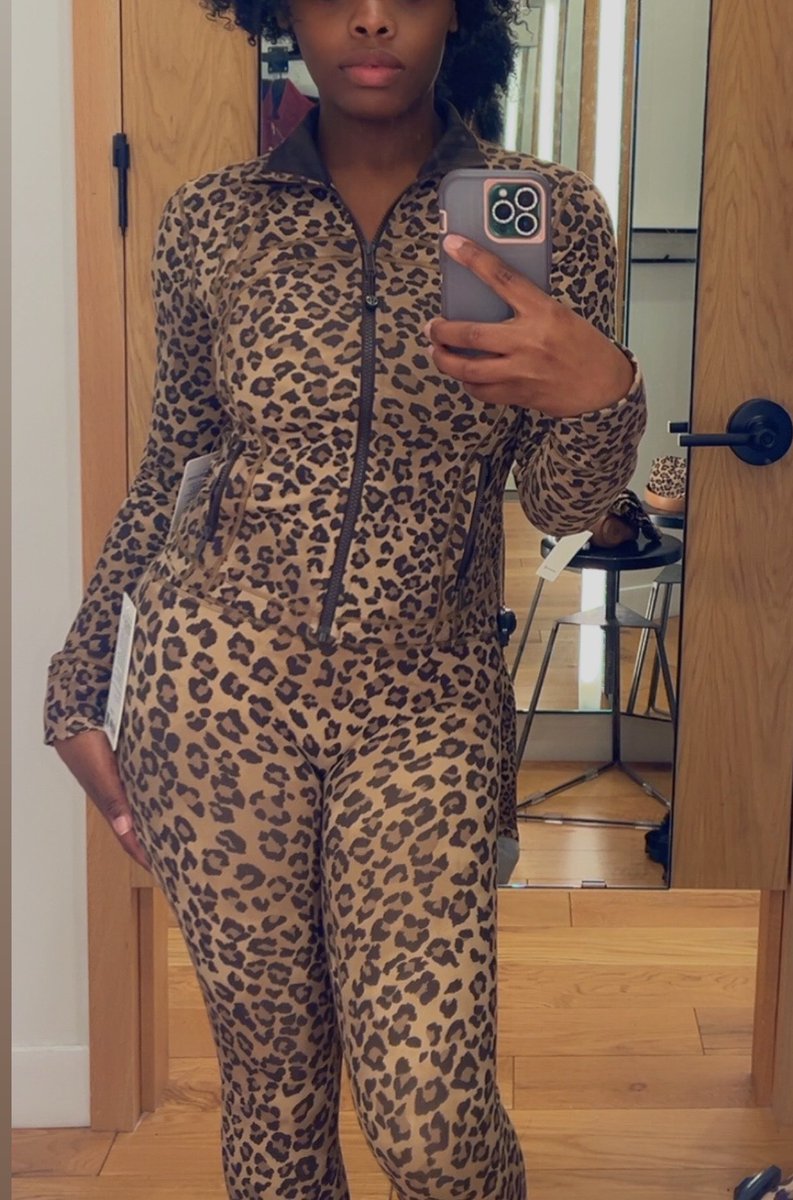 Body tea &amp; I should be an authorized user on your bank account 🤏🏾 

findom sissy bnwo