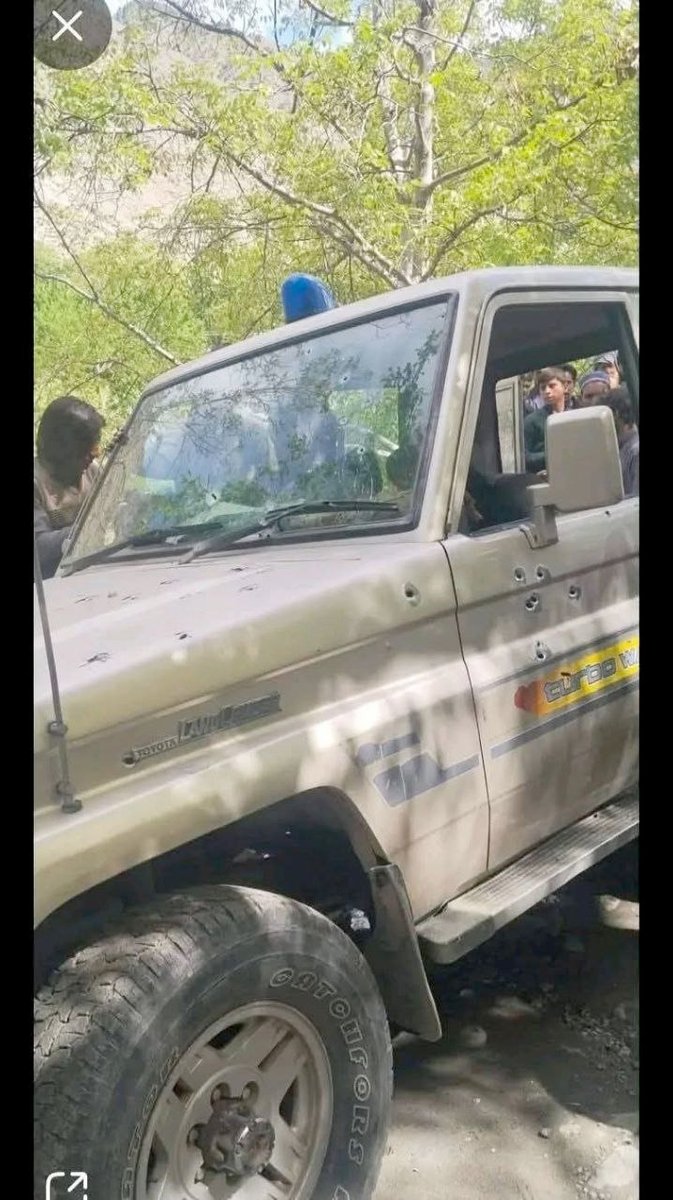 Theunk5555's tweet image. 🚨🔴03 Pakistani Special Branch officers &amp;amp; 02 Police commandos were killed while DSP was injured in an ambush by TTK militants in Diamer, Gilgit Baltistan.

👉02 Pakistani Army, 01 FC &amp;amp; 01 EPF personnel were killed in separate attacks by TTP militants in Khyber Pakhtunkhwa.