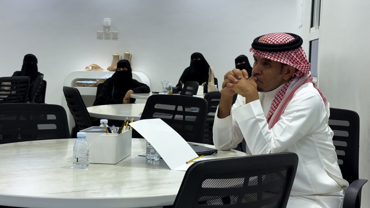 ضمن فعاليات اليوم العالمي للتوحد ومبادرة #أبريل_الأزرق

نفذت الجمعية بالتعاون مع مركز مهارات المستقب برنامجاً توعوياً لأسر أطفال التوحد

بعنوان | 
"فهم اضطراب التوحد من التشخيص إلى لتمكين"
بحضور وتفاعل مميز من أسر المستفيدين والمهتمين.

#اليوم_العالمي_للتوحد