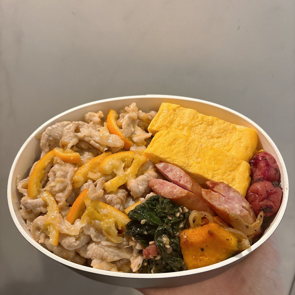 はるこ tweet media