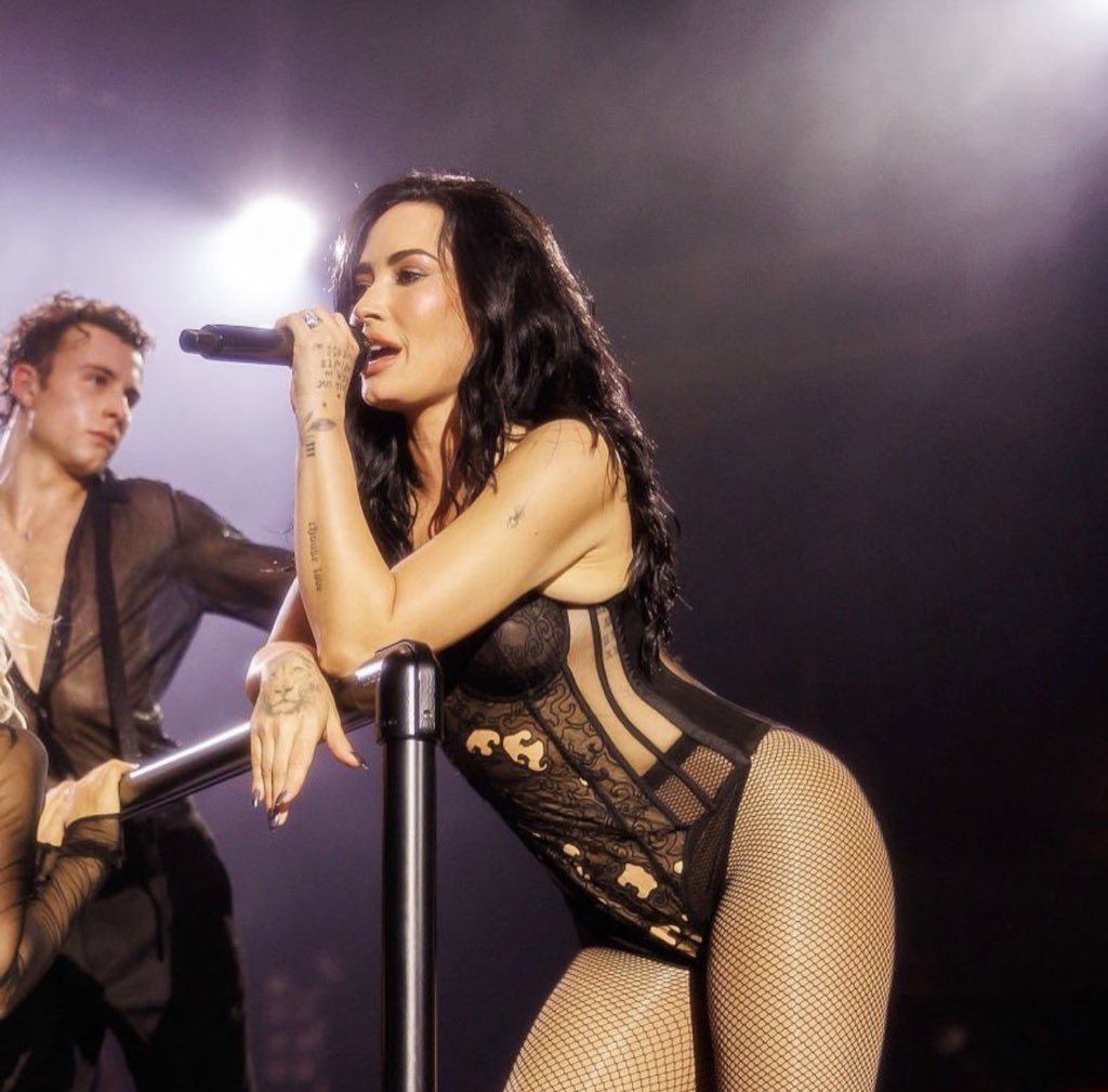 Demi Lovato News tweet media