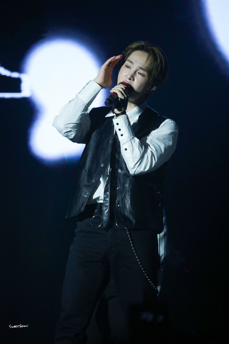 sweetsound1214's tweet image. 260411

🩷💚

#ONEW #온유