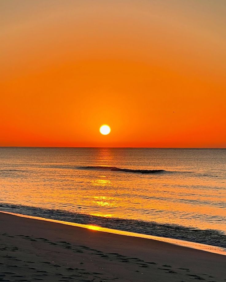 Waves Aesthetic tweet media