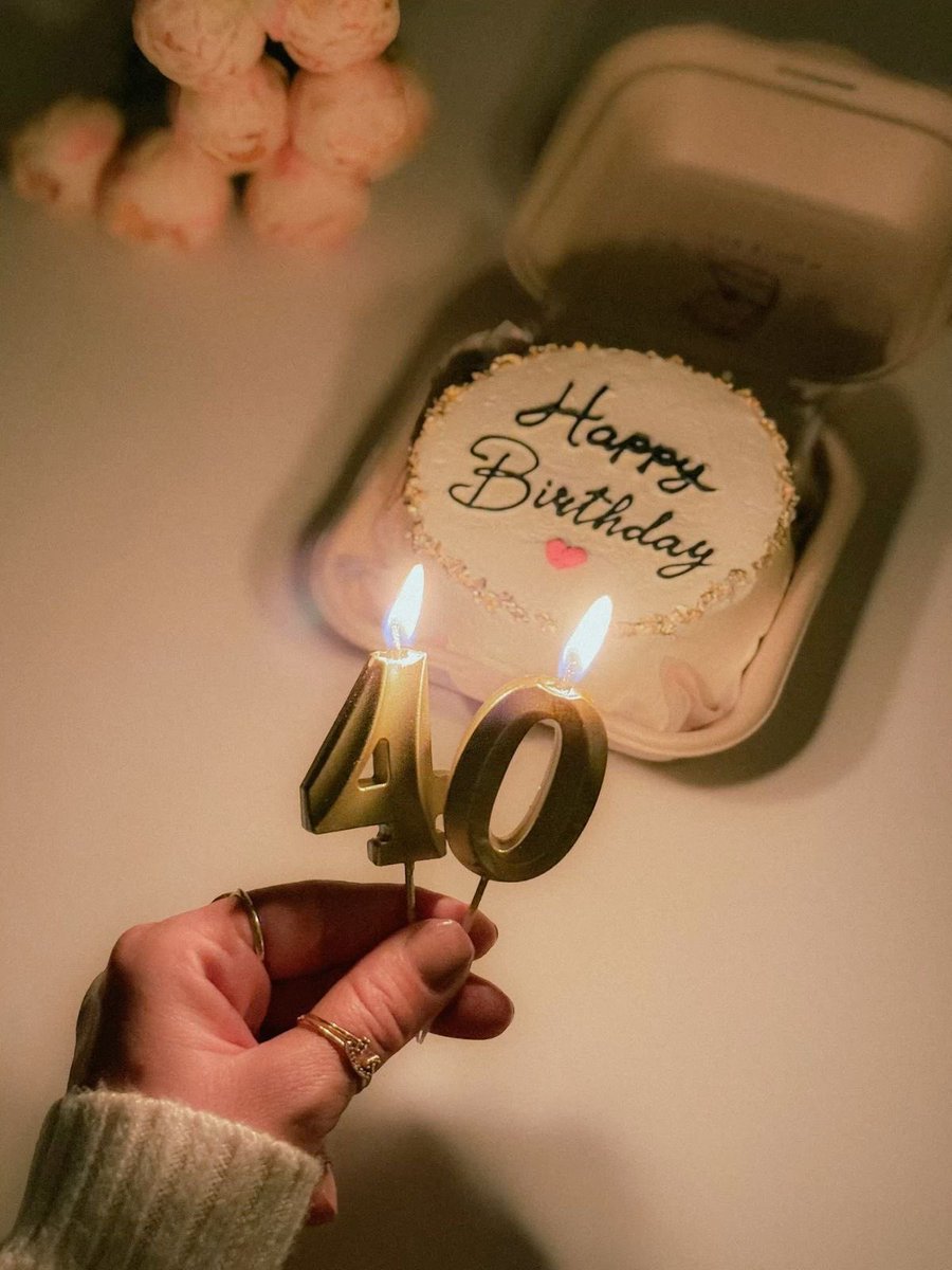 Izzy_TheSwiftie's tweet image. Entering my 40s era. 🫶🏻🥳🎈❤️‍🔥

#birthday #ballonday #birthdaygirl