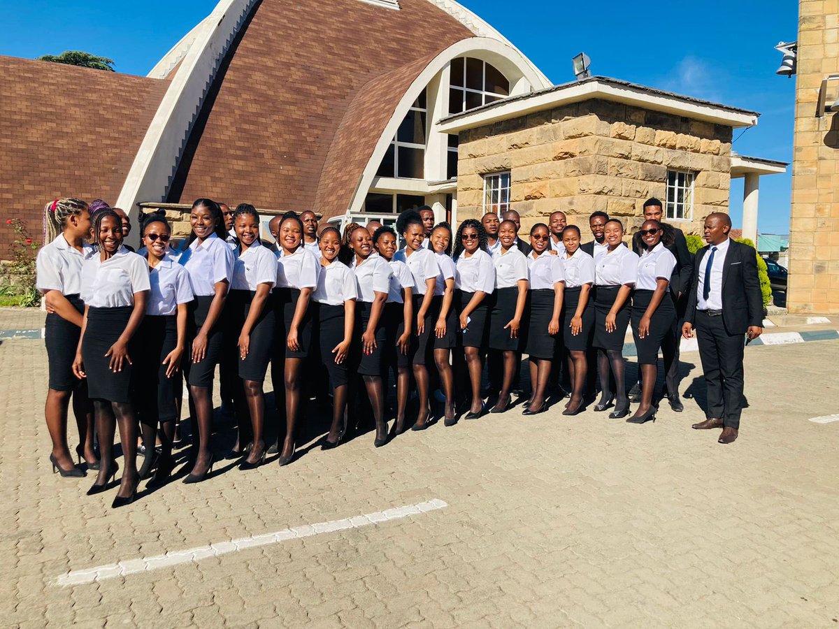 Lisebo_Moh tweet media