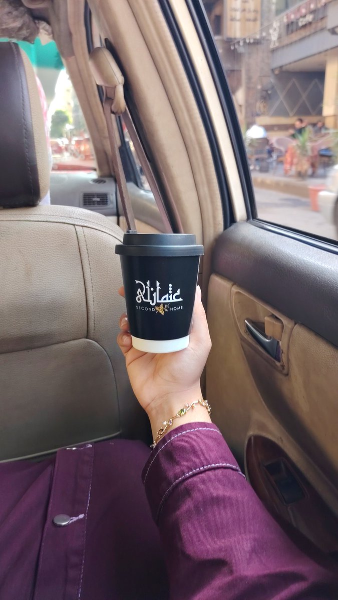ll0lvll's tweet photo. قهوة كل يوم ربنا ما يقطعها عادة 🤎. https://t.co/fABL7ifA4z