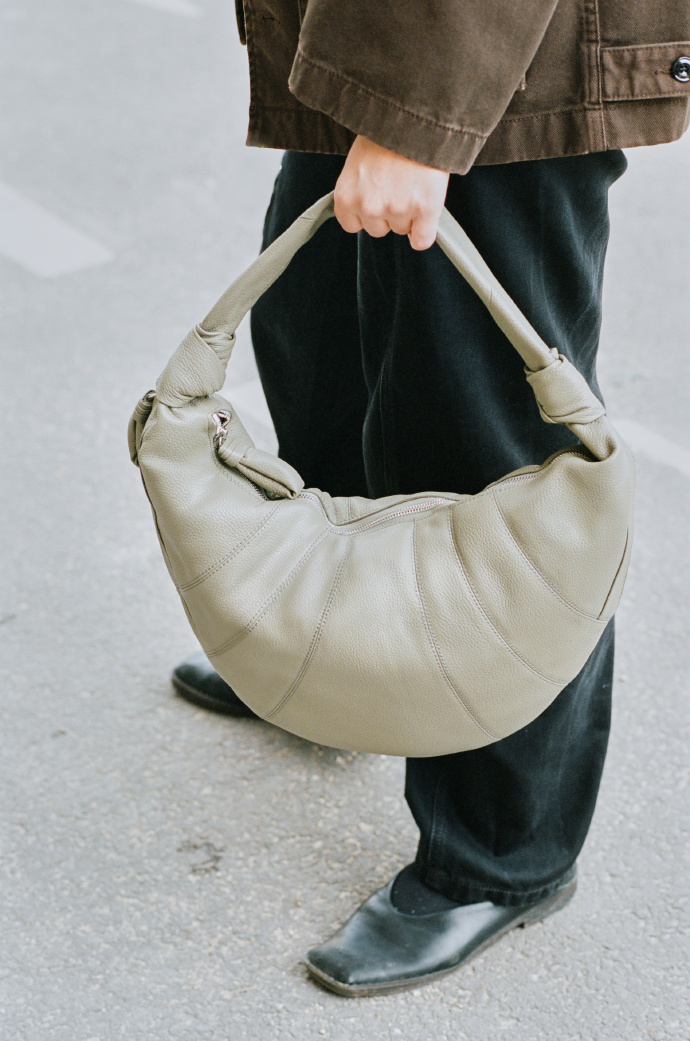 JamesBHayesJr's tweet photo. " Handmade joy in every stitch! Crafted with love, this linen tote bag is perfect for your daily essentials—eco-friendly, stylish, and one-of-a-kind. Tag a friend who’d cherish it!  #HandmadeWithLove #EcoFriendlyCrafts" https://t.co/VDLyzpcsTw