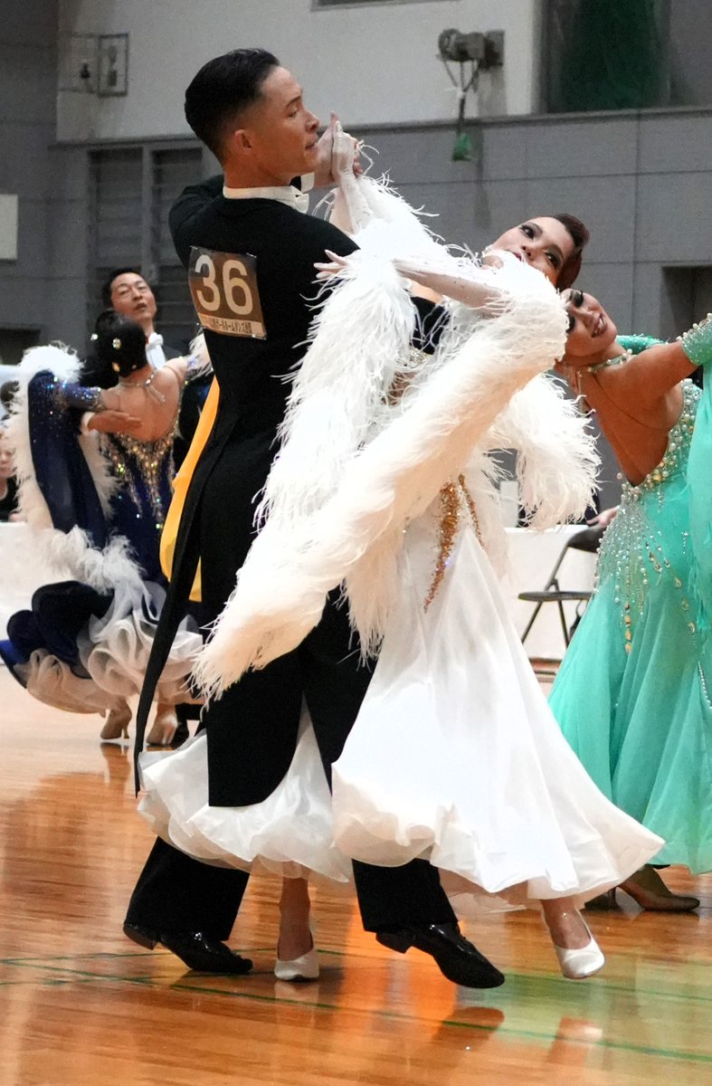 Dancesport459's tweet photo. 第34回西日本競技ダンス広島大会  
プロB級ボールルーム  
第5位　デイビッド プレストン･谷崎栄里子　組  
第6位　井上裕次郎・加藤　景香　組

 #0405広島大会 https://t.co/6RZwRhmZRO