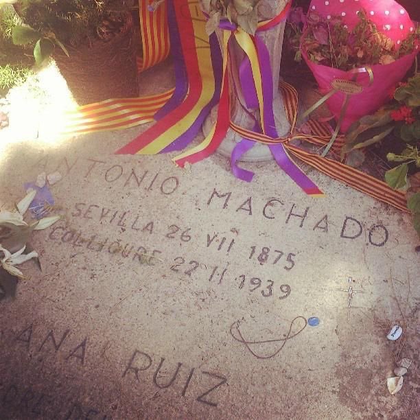 luuxxia13's tweet photo. Orgullosa de poder decir que el arte en este país siempre defenderá la libertad de los derechos de las personas. 
Salud y república.❤️💛💜 https://t.co/0E9ecMfbKw