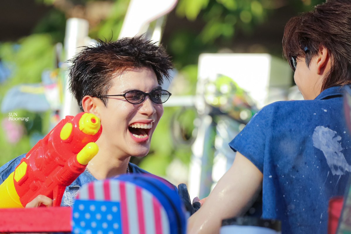 Sunblooming_'s tweet image. ใครสนุกสุด 

GEMINIFOURTH SONGKRAN KPW
#SuperFluid2026xGEMINIFOURT
#fourthnattawat