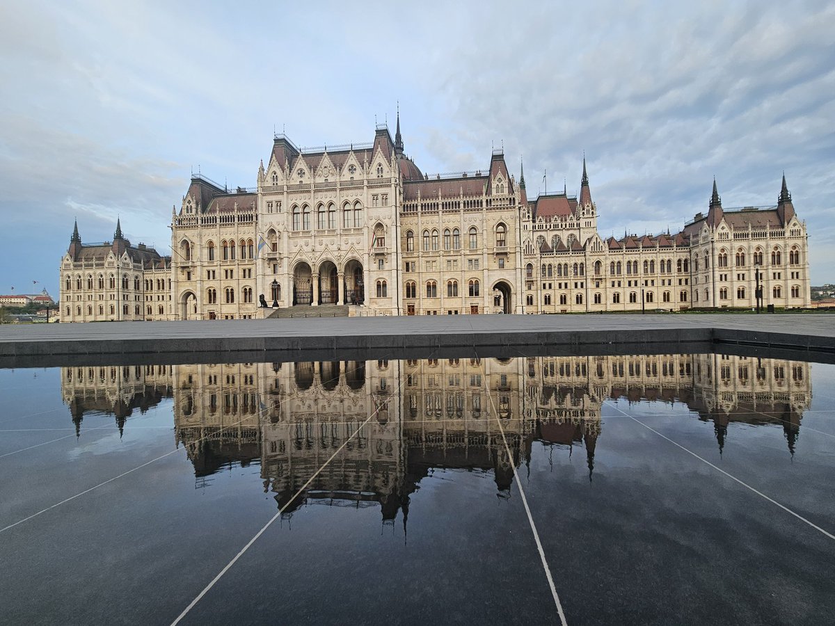 RJonTourUK's tweet image. Nice early walk around Budapest in Hungary today while Henry 🐶 slept in.

Find out about visiting on my #travelblog 

rjontour.com/budapest/ #TravelTuesday