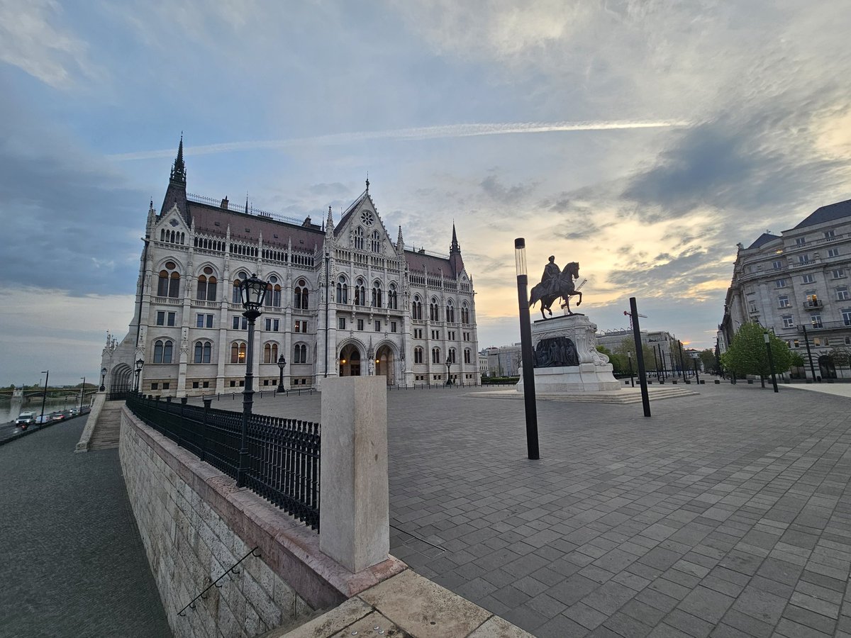 RJonTourUK's tweet image. Nice early walk around Budapest in Hungary today while Henry 🐶 slept in.

Find out about visiting on my #travelblog 

rjontour.com/budapest/ #TravelTuesday