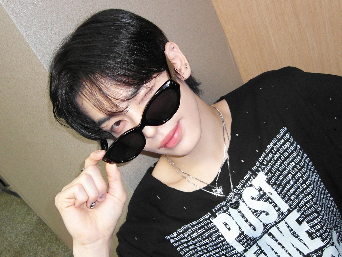 나이날진짜좋아하는데 윙크도보고 좋다....