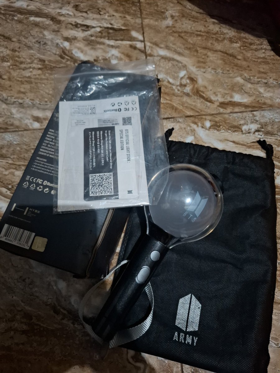 moonluvsn's tweet photo. WTS. want to sell BTS official lighstick ARMYBOMB SE MOTS ver

• Price 550k fullset, minus box damage dikit, qr udah di scan
• belum pernah dipake konser 
• Free baterai
📍Jakut (cod sekitar Jakarta)

wts wtb ina armybomb army bomb special edition bts preloved https://t.co/wFAjej8HGI