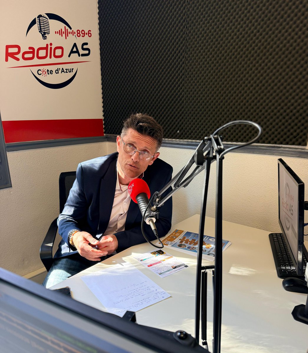 radioasofficiel's tweet image. 🎙️#INTERVIEW RADIO AS 📻 

L'invité de Franck ce mardi à 8h50 15h15 et 19h15 est Éric Boizard, le directeur du service des #sports de @LeCannetVille 🏀🚴🎾🥊⚽🏸🥋

🎧 radioas.fr/interviews 💻📲

#lecannet #cotedazurfrance #cotedazur #alpesmaritimes #sport