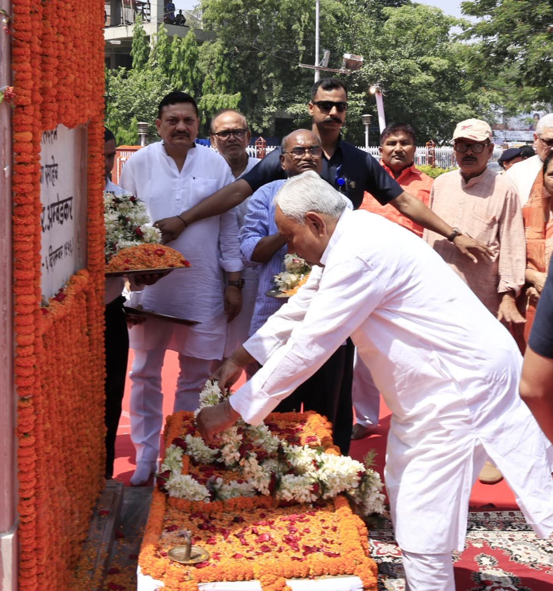 Nitish Kumar tweet media