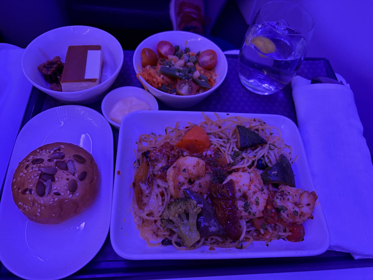 OntheRoadAJ's tweet image. Domestic meals in the past week on  #AirIndia. A lunch, a snack &amp;amp; a dinner. Overall quite satisfied. 

Esp 3 tasty desserts - tiramisu, bakewell tart &amp;amp; lotus biscoff cheesecake. 

Would have defi liked a fourth prawn in that carby dinner tho!😉 

Hope to return soon, Mumbai ✈️