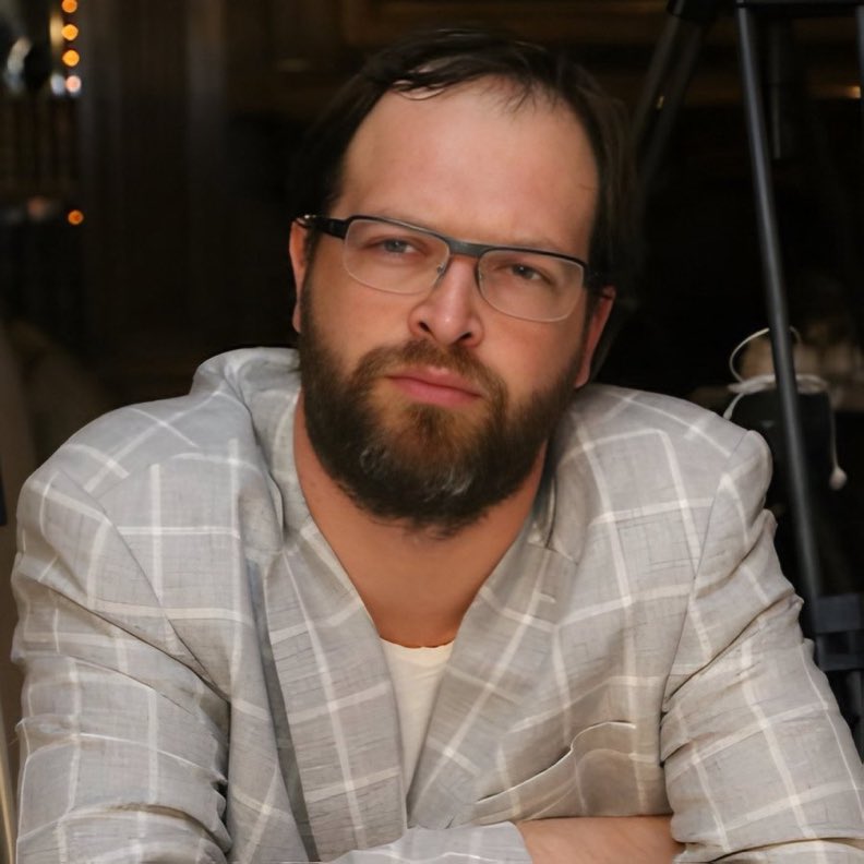 Gökçe Katun tweet media