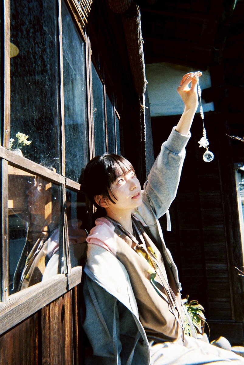 momoko_fukuchi's tweet photo. 【雑誌】

本日4/14発売📚✨
『Quick Japan』vol.183

「One Roll Time Machine」第1回
写真家・圓井誓太さんの写真連載に
参加させていただきました🪷

ぜひご覧ください! https://t.co/oCXxifdsqm