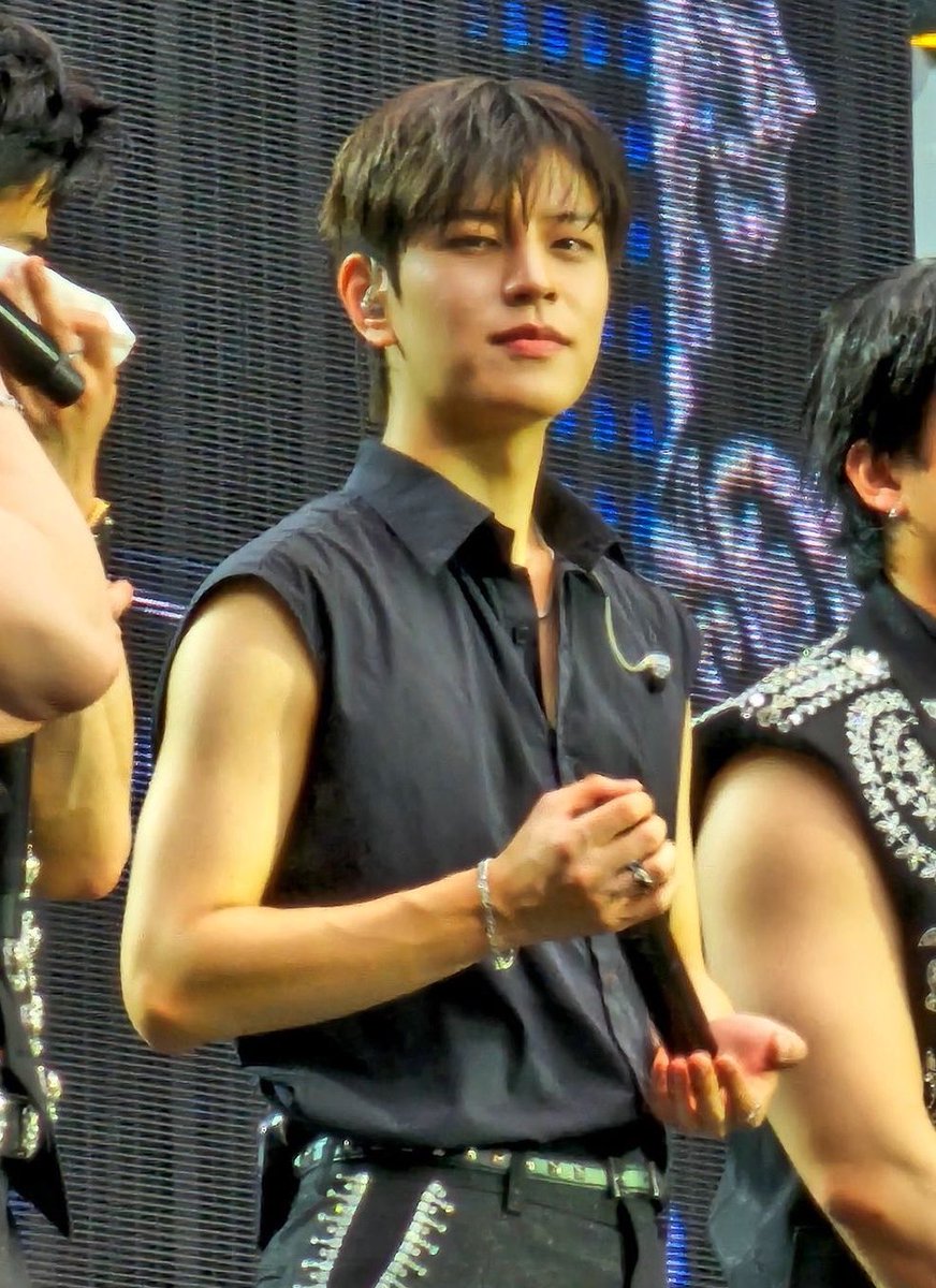 goddamn kim seungmin (2)